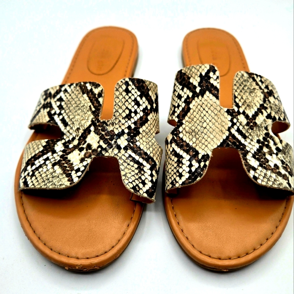 MADDEN GIRL Slides Animal Print Black White Sz 9.5